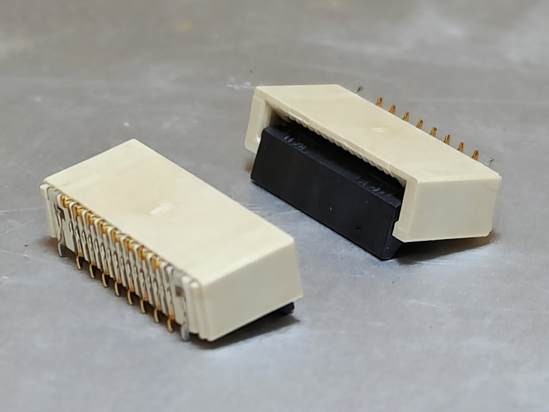 FPC0.5PITCH 翻盖立式Connector